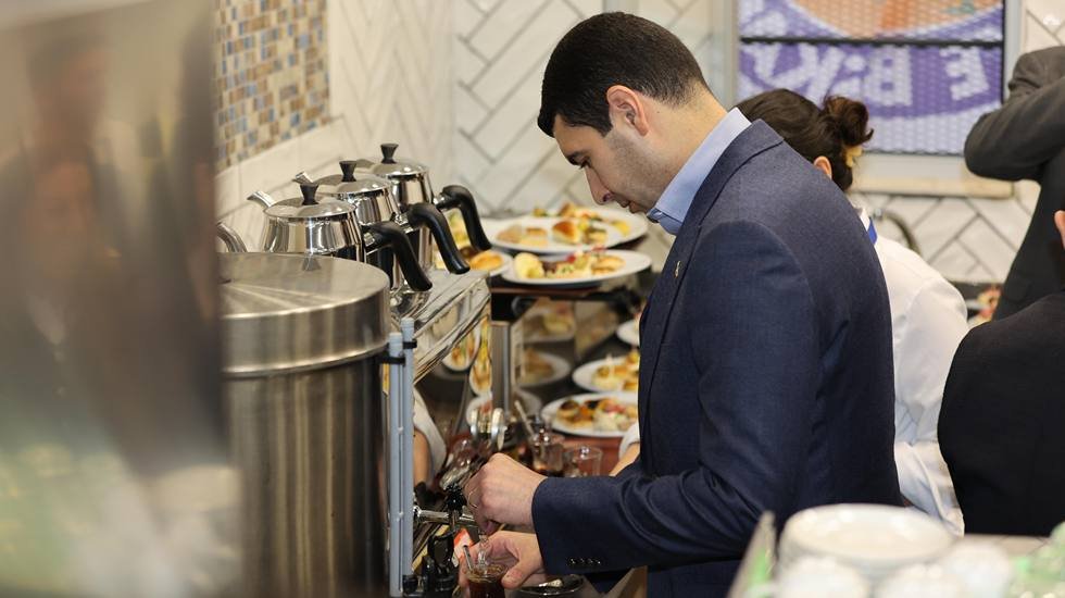 Komşu Kafe’de çay 2 TL, kahve 15 TL