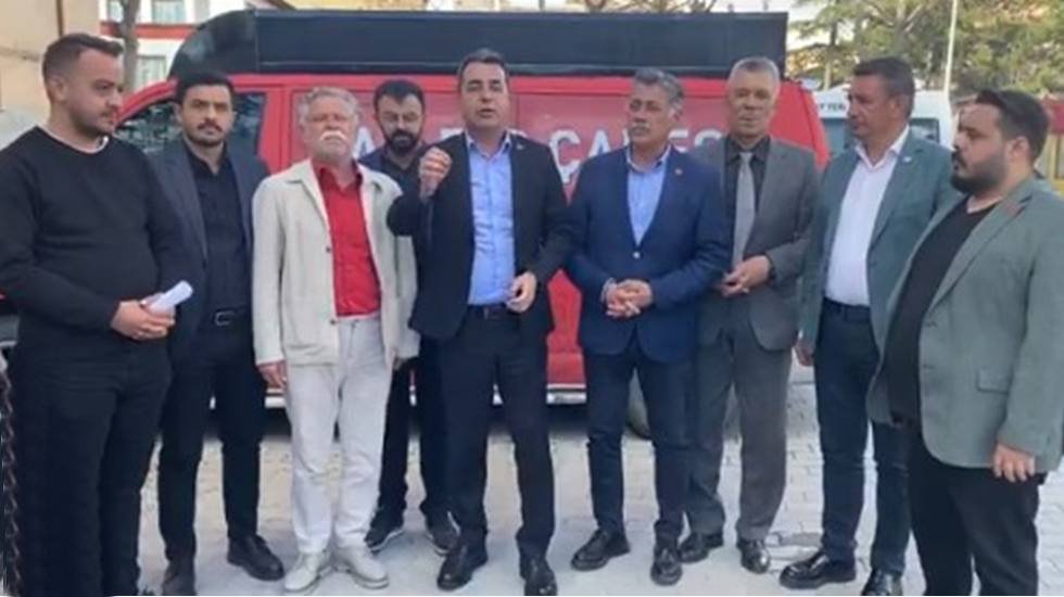 Konya'da miting çalışması yapan CHP'ye silahlı saldırı!