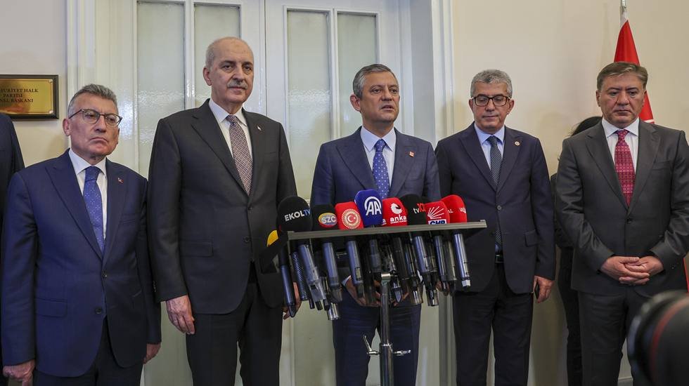 Numan Kurtulmuş’tan Özgür Özel’e ziyaret…