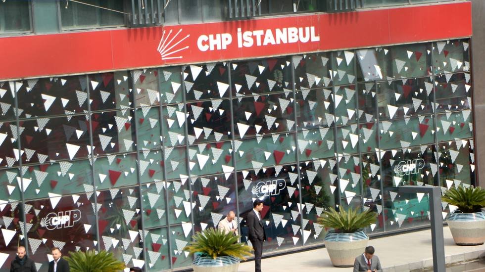 CHP'nin Ataşehir, Esenyurt, Sarıyer, Başakşehir ve Bakırköy kongrelerine engel