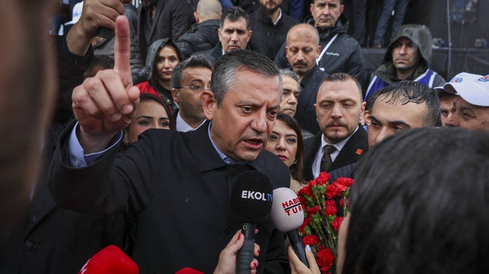 Özgür Özel: “Cesaretleri varsa sandığı getirsinler”