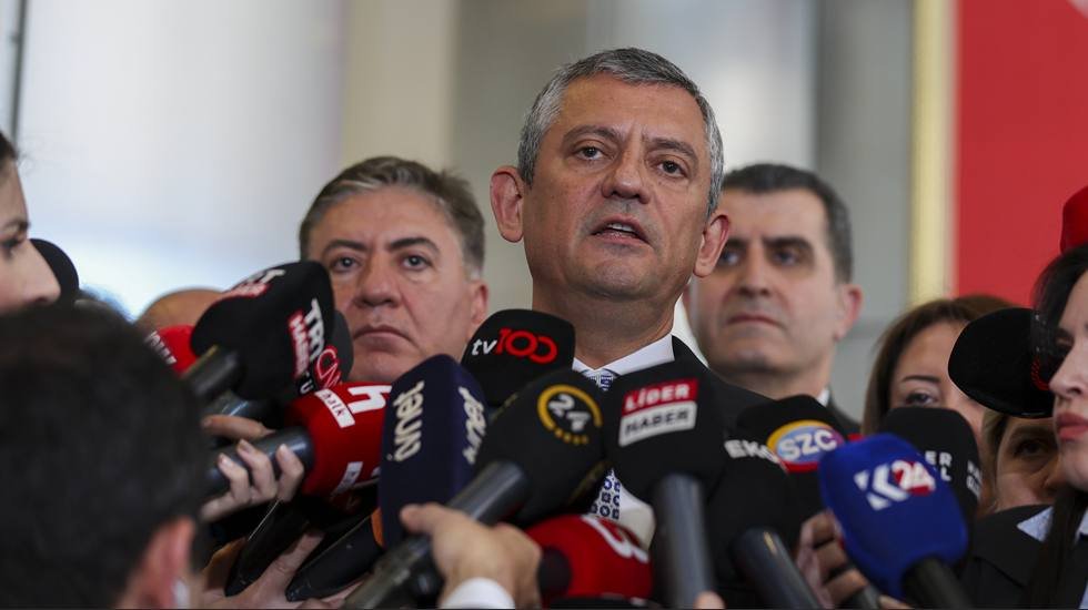 Özgür Özel: “Türkiye'de asgari ücret 1 yıl boyunca bir kuruş zam görmedi”