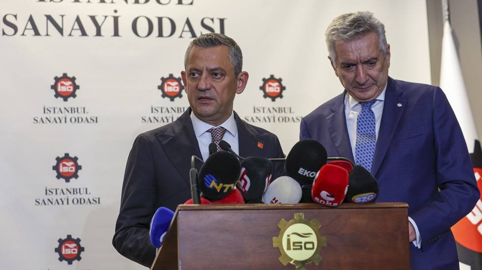 Özgür Özel’den ‘güvenlik önlemi’ yanıtı: “Biz sokakta yürüyemeyenlerden değiliz arkadaşlar”