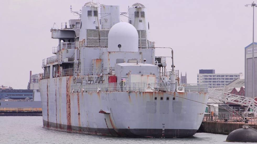 48 yaşındaki zehir gemisi HMS Bristol sökülmek üzere İngiltere’den Aliağa’ya getiriliyor!