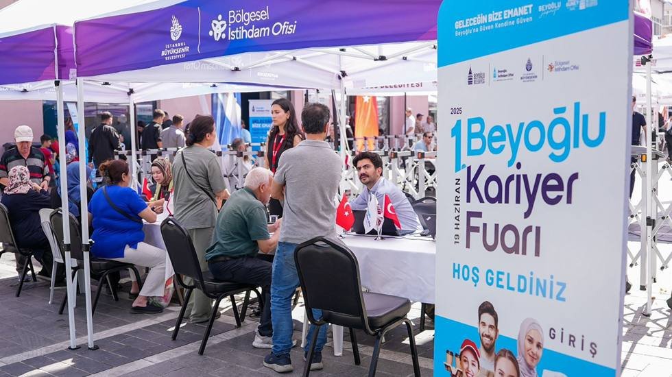 Beyoğlu Kariyer Fuarı iş arayanlar ile işverenleri bir araya getirdi