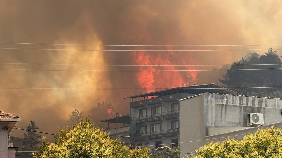 Büyükşehir’den orman yangınına hızlı müdahale