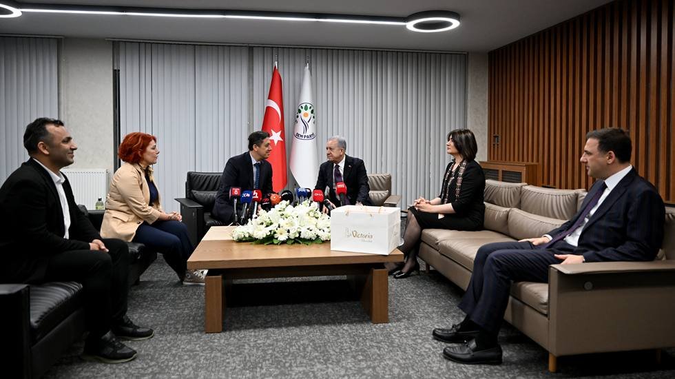 DEM Parti'nin bayramda ilk ziyaretçisi MHP oldu