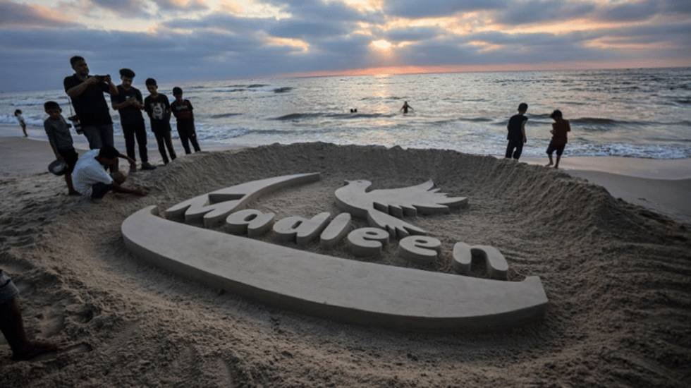 Madleen aktivistleri İsrail'den hemen ayrılmazsa gözaltı merkezine götürülecek