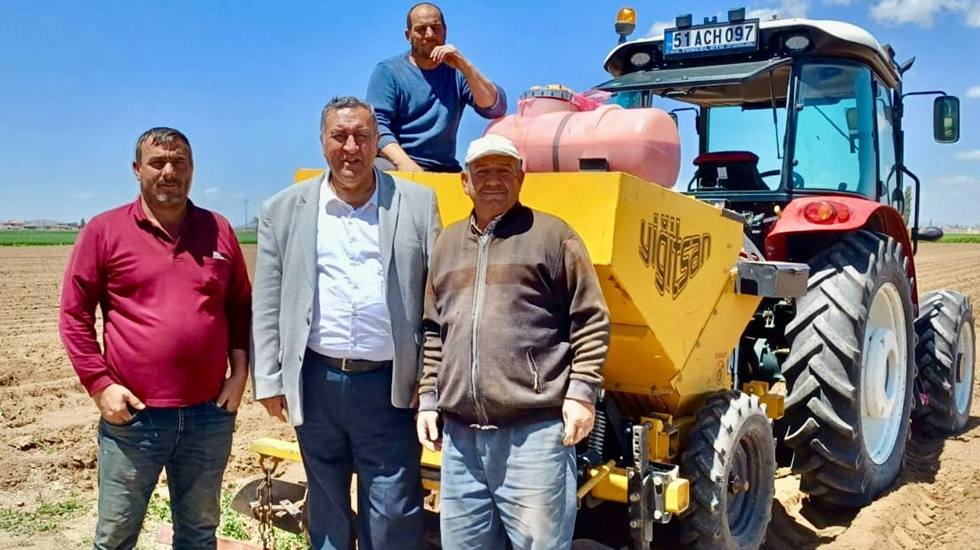 Ömer Fethi Gürer: "Yalnızca tarlalar değil, traktörler de icra yoluyla satışa çıkarıldı..."