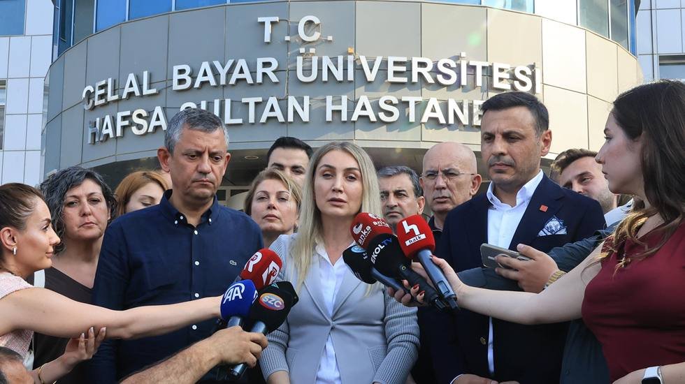 Özgür Özel ve Dilek İmamoğlu’ndan Ferdi Zeyrek'in sağlık durumu hakkında açıklama