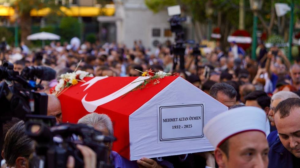 Altan Öymen son yolculuğuna uğurlandı