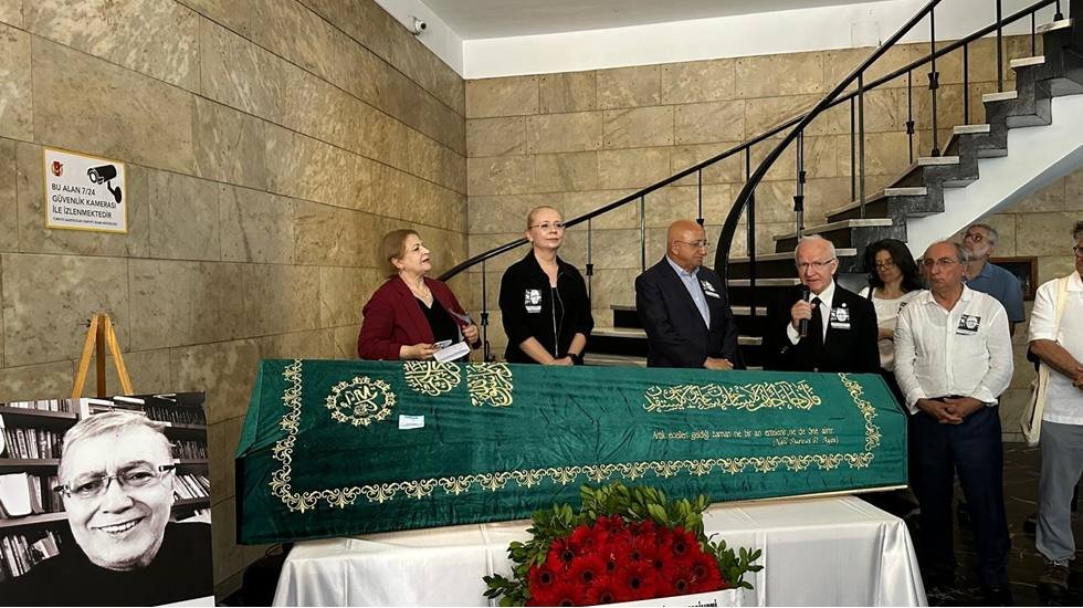 Hikmet Çetinkaya’ya veda
