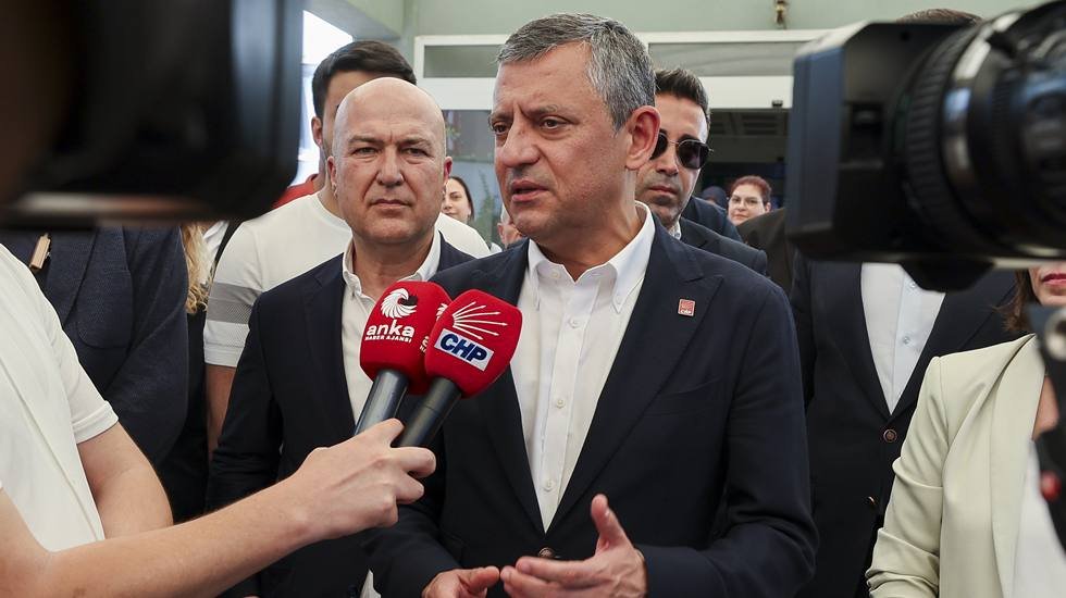 Özgür Özel: 'Hiçbir kardeşimi satmadım, Tunç Soyer'i de satmam'