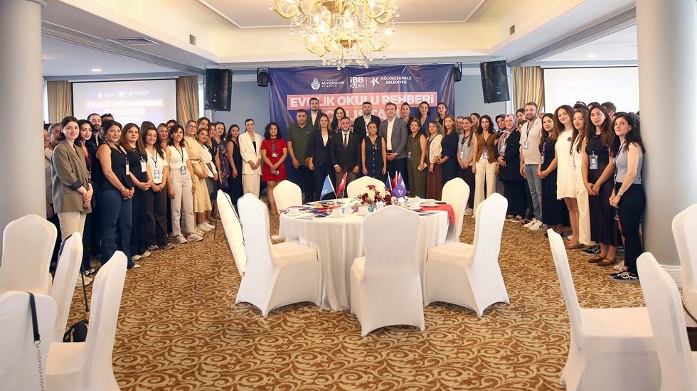 T&uuml;rkiye&rsquo;de bir ilk: Evlilik Okulu Rehberi &Ccedil;alıştayı