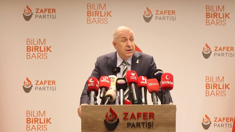 Ümit Özdağ, "Türkiye tehlikede."