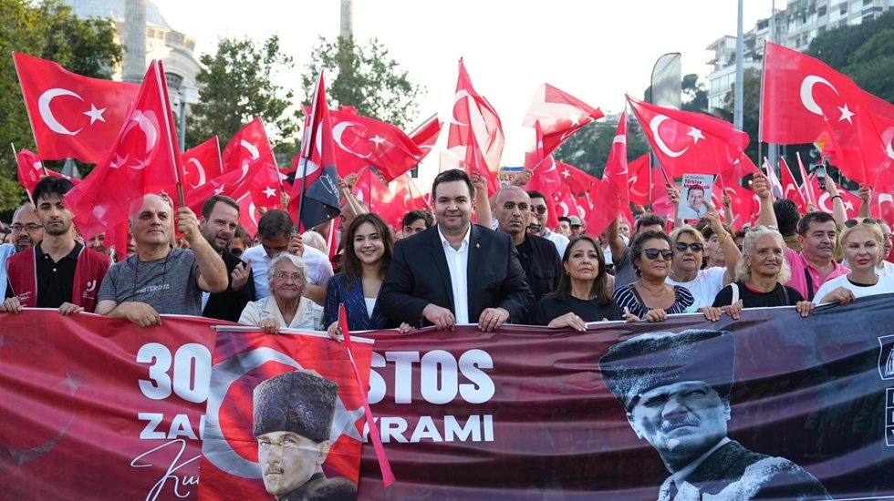 Beşiktaş Belediyesi 30 Ağustos’u ‘Zafer Yürüyüşü’ ile kutladı…