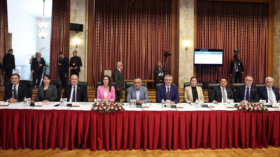 CHP'den 29 maddelik 'demokratikleşme paketi' önerisi