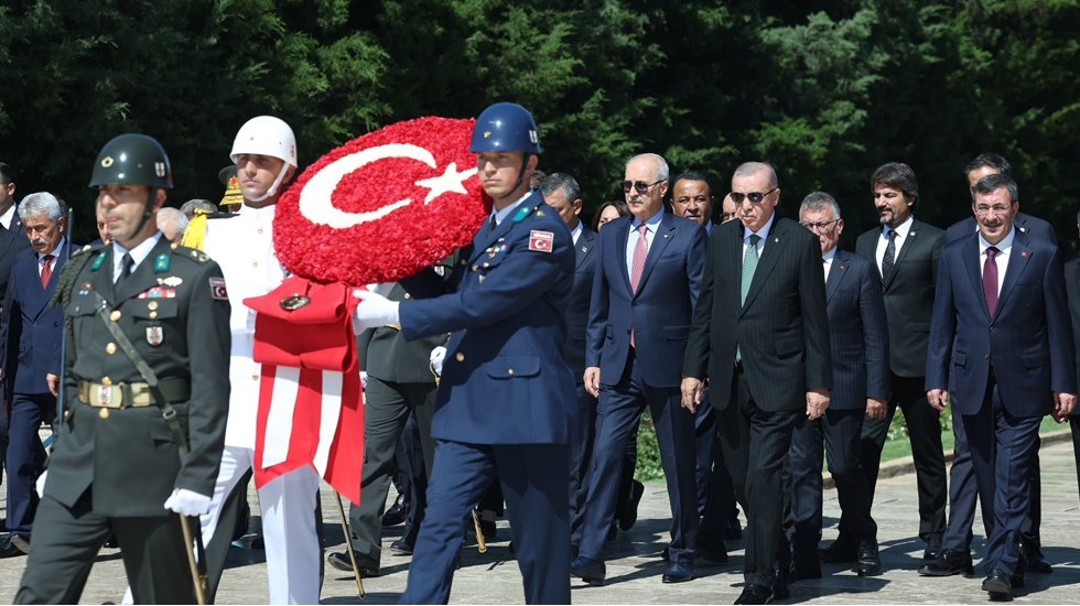 Devlet erkanı Anıtkabir'de….