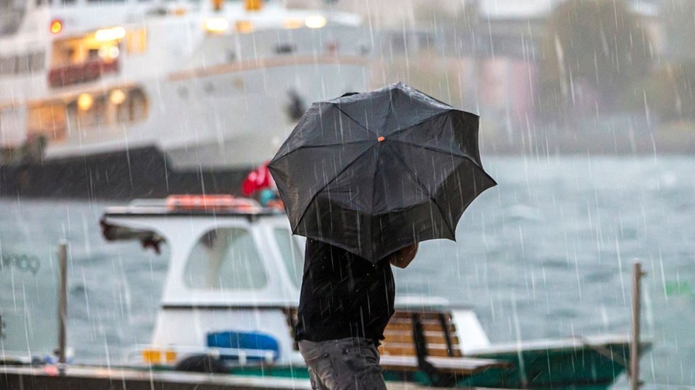 İstanbul için sağanak uyarısı...