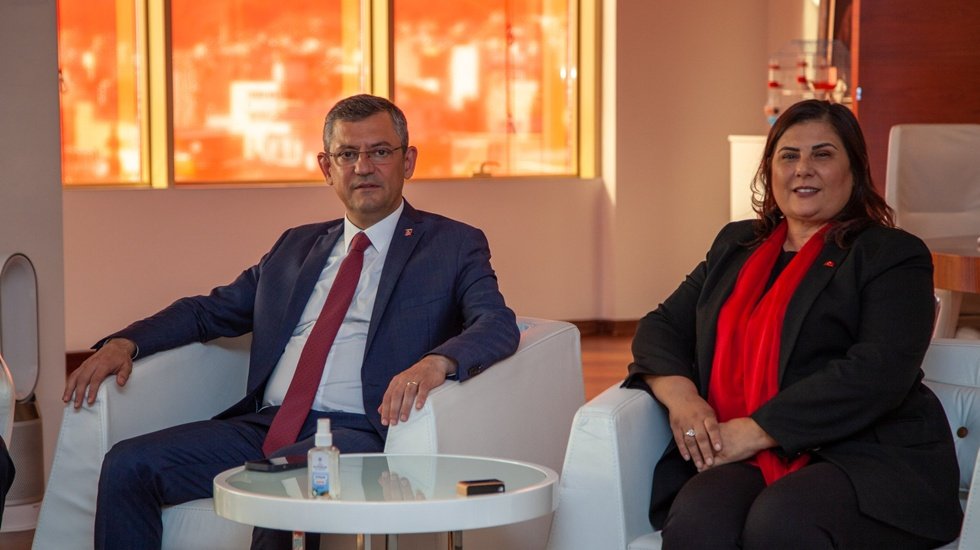 Özlem Çerçioğlu'ndan 'Özgür Özel' hamlesi: 'Namusuma laf etti'