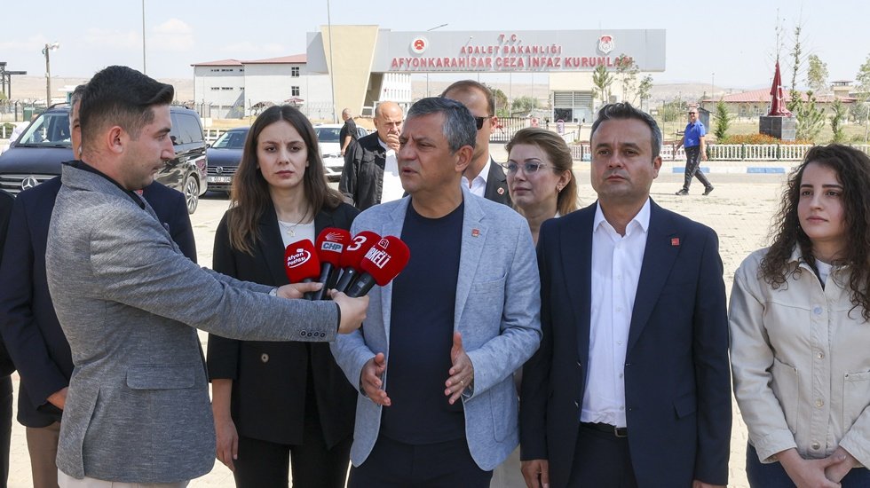 Özgür Özel: "Elif Hanımın suçu, Ekrem İmamoğlu’na iftira atmamak"