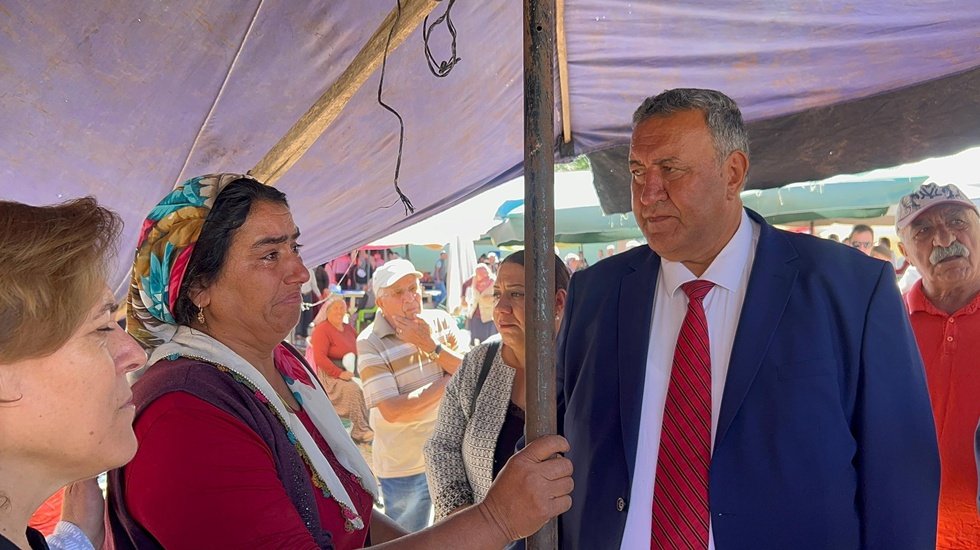 Pazarcı kadın gözyaşları içinde yaşadığı çaresizliği anlattı: “Çiftçi biterse, ülke biter”