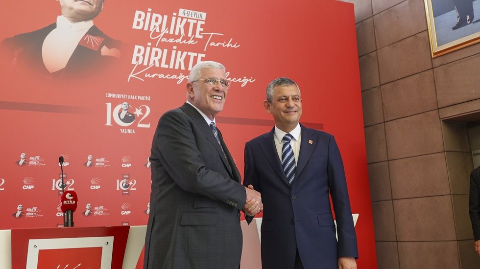 Müsavat Dervişoğlu'ndan Özgür Özel'e destek ziyareti…
