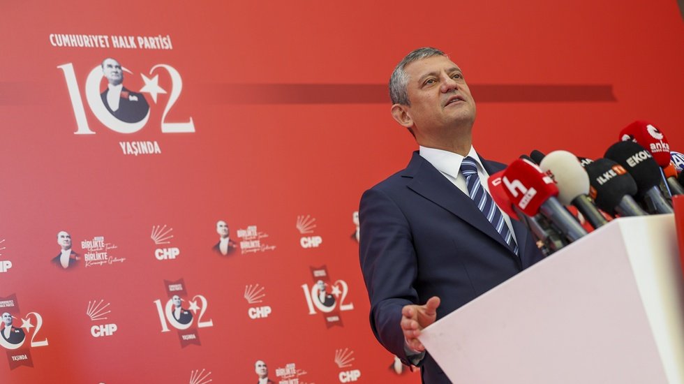 Özgür Özel: "İl başkanına kayyum atasanız ne olur, cumhurbaşkanı adayını hapse atsanız ne olur"