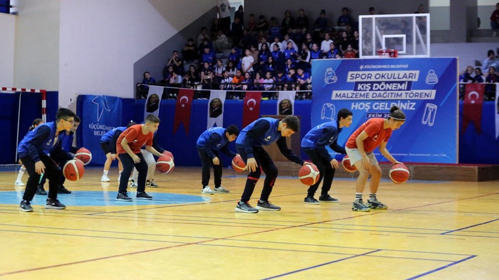 6-14 yaş aralığındaki çocuklar için 14 branşta kış spor okulları başladı