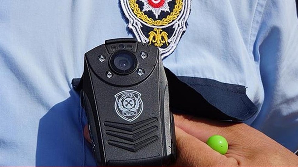 Bakan Yerlikaya a&ccedil;ıkladı: Trafikte 'yaka kamerası' d&ouml;nemi...