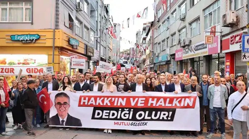 Bayrampaşalılardan ‘İradeye Saygı Yürüyüşü’