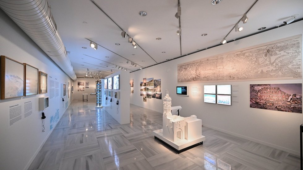 Beyoğlu’nda “Kuşbakışı Filistin” Sergisi’ne özel tur düzenlendi