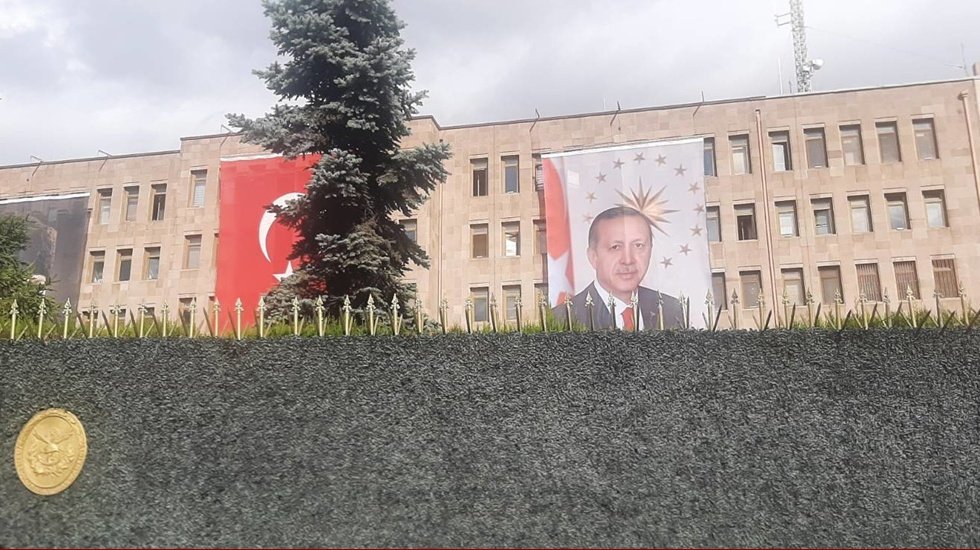 Cumhuriyet tarihinde bir ilk! TSK binasında 'Erdoğan'ın da posteri asıldı