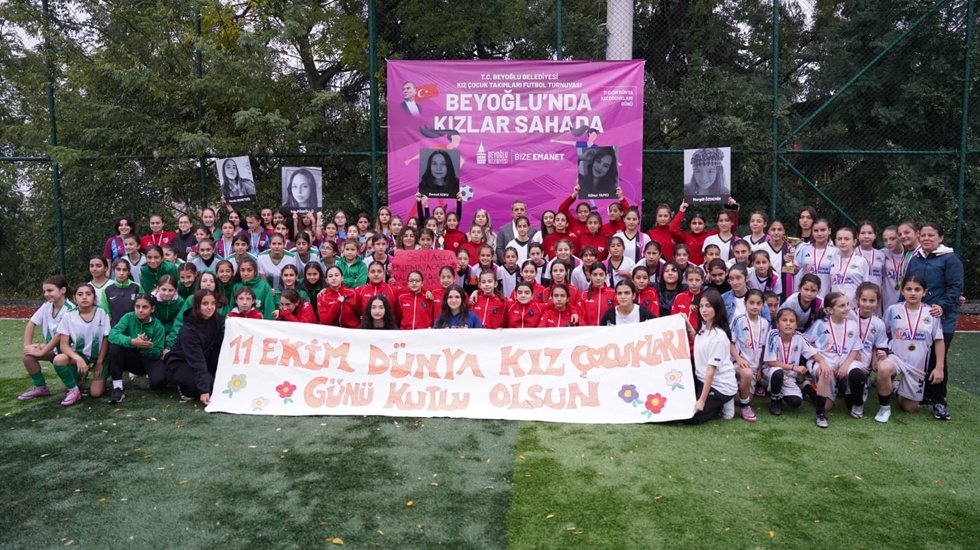 ‘Dünya Kız Çocukları Günü’nde futbol turnuvası düzenlendi
