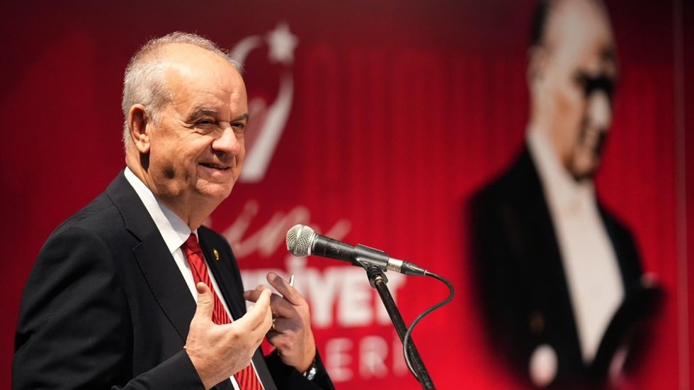 İlker Başbuğ 'Cumhuriyet S&ouml;yleşileri&rsquo;nin konuğu oldu