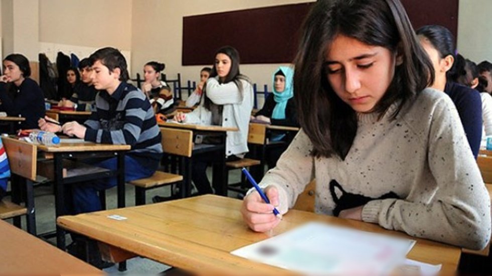 Lise&rsquo;de 3 yılda diploma, son yılda 'uzmanlaşma'