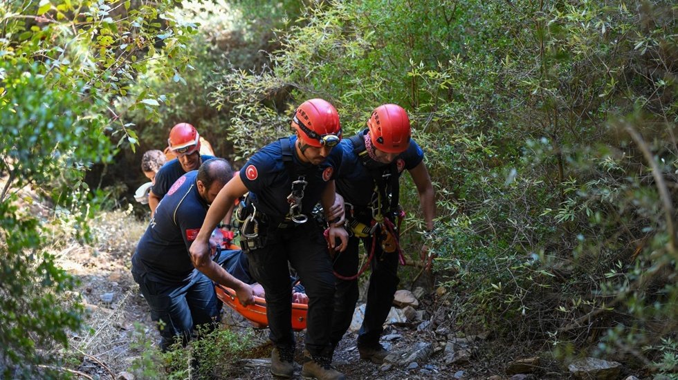 Ormanda mahsur kalan yurttaşı itfaiye kurtardı!
