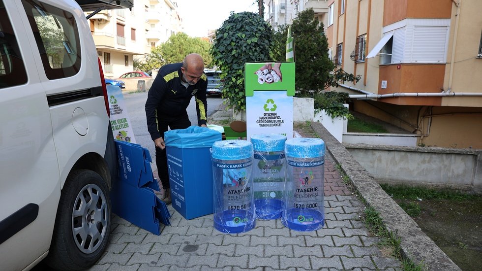 Ataşehir’de “Dönüşen Sokak Projesi” başladı