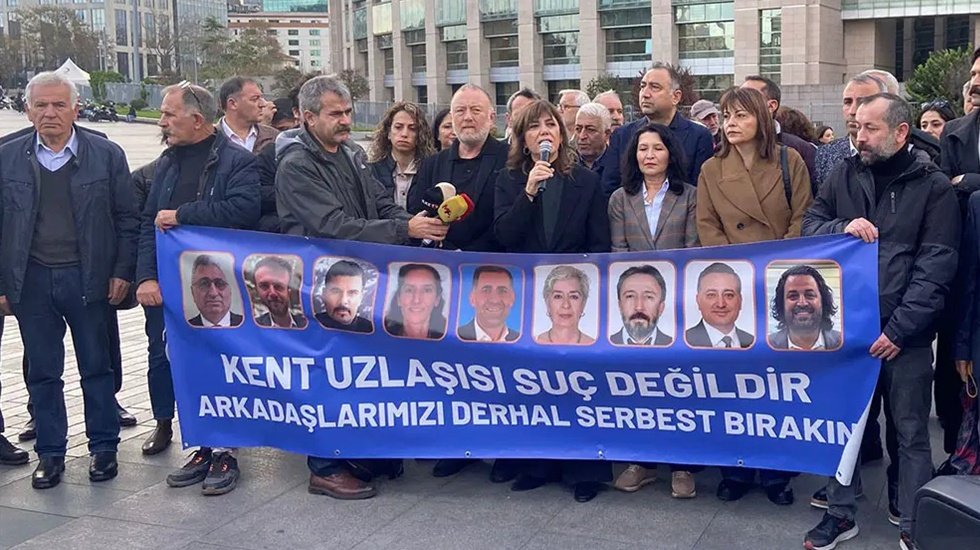 'Kent Uzlaşısı' davasında 9&rsquo;u tutuklu 10 kişi bug&uuml;n hakim karşısına &ccedil;ıkacak.