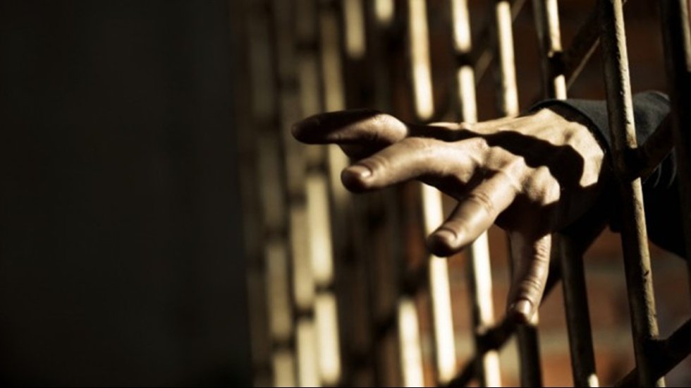 On binlerce mahk&ucirc;ma af geliyor...