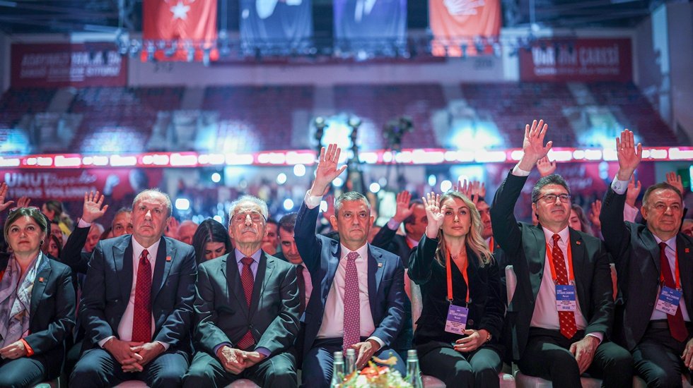 &Uuml;&ccedil; g&uuml;n s&uuml;recek olan CHP'de 39. Olağan Kurultayından notlar&hellip;