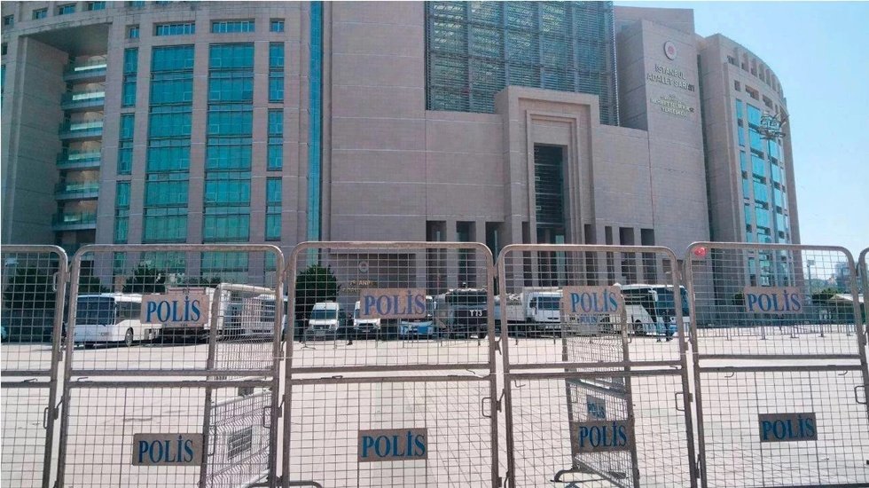 Avukat Hakları Grubu, &Ccedil;ağlayan'da ablukanın kaldırılması i&ccedil;in İstanbul Valiliği'ne başvurdu&hellip;