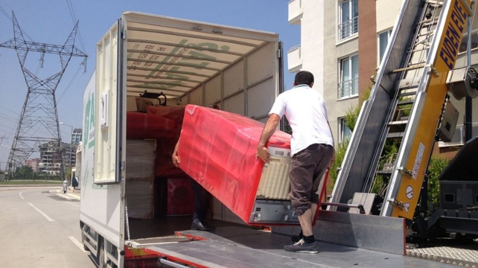 İstanbul&rsquo;da 117 bin aile evini terk edip sesizce gitti