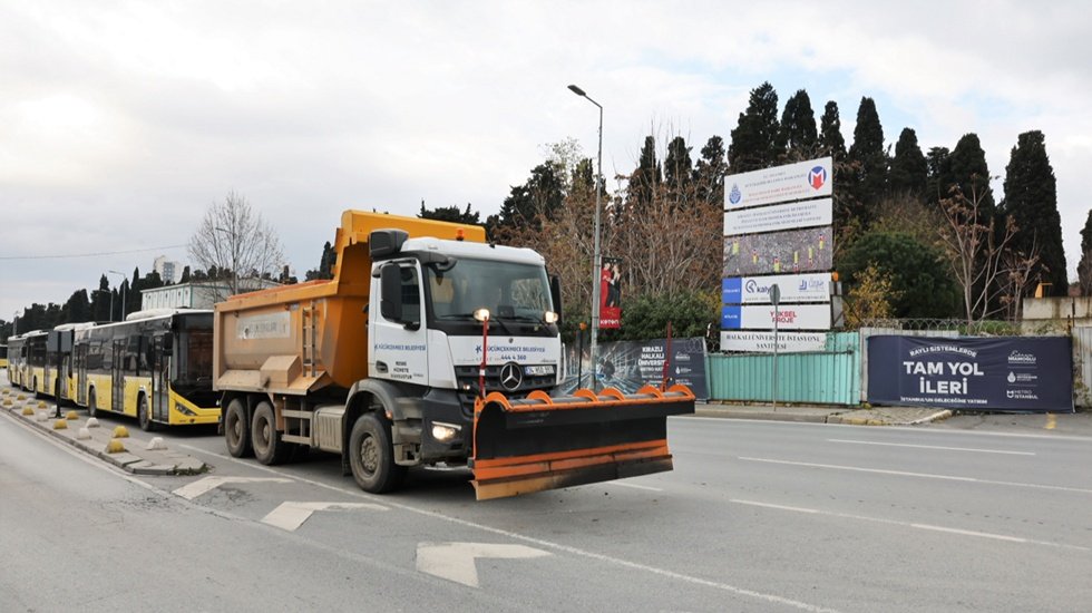 K&uuml;&ccedil;&uuml;k&ccedil;ekmece&rsquo;de kış alarmı: Hazırlıklar tamam
