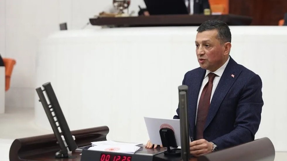 MHP&rsquo;li Erbaş'tan Atat&uuml;rk&rsquo;e y&ouml;nelik &ldquo;İngiliz Kemal&rdquo; ifadelerini kullanan &ouml;ğretmene sert tepki