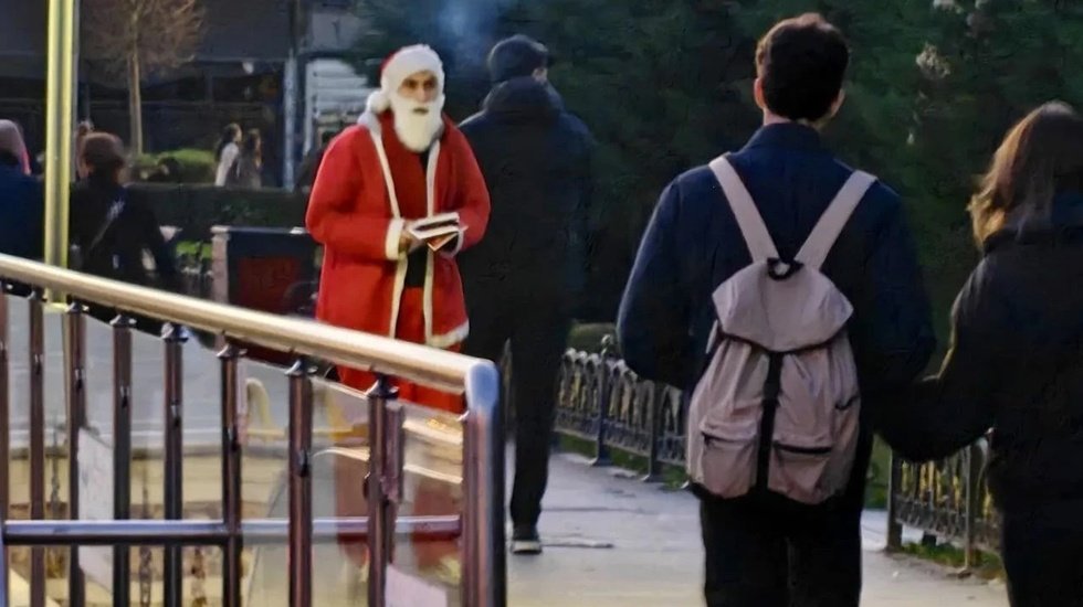 &Uuml;sk&uuml;dar Belediyesi'nden Noel Baba a&ccedil;ıklaması...