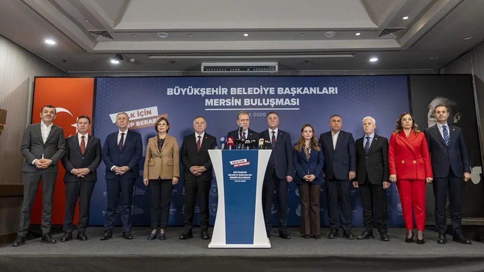 CHP'li b&uuml;y&uuml;kşehir belediye başkanlarından ortak a&ccedil;ıklama: "İlk se&ccedil;imlerde..."