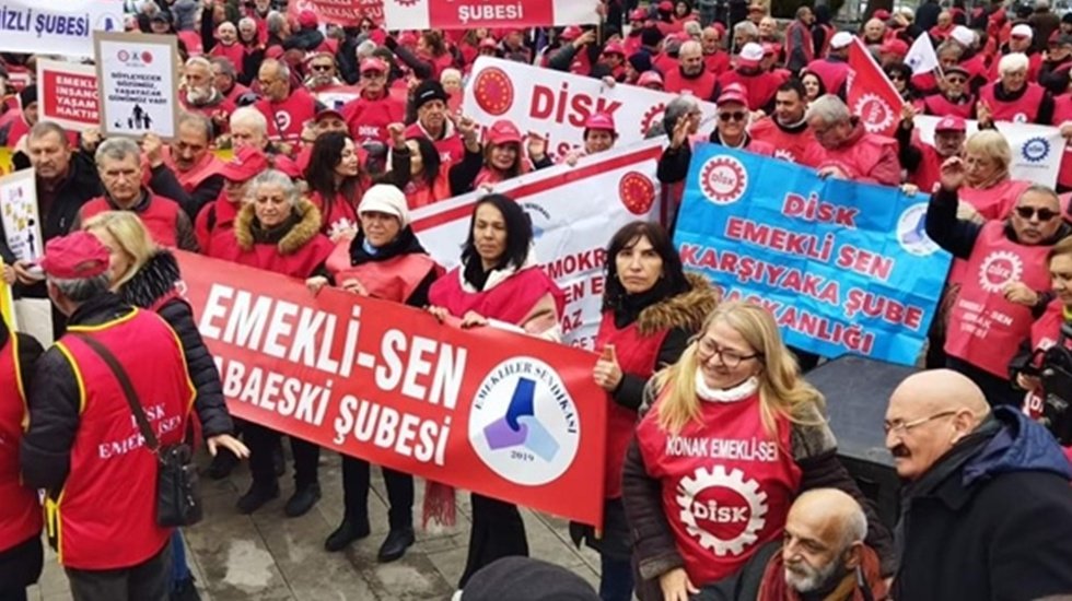 CHP milletvekillerinin emekli eylemine destek geldi&hellip;