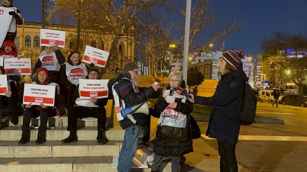 CHP'li milletvekilleri en d&uuml;ş&uuml;k emekli aylığının y&uuml;kseltilmesi i&ccedil;in Meclis'te eylem yapacak