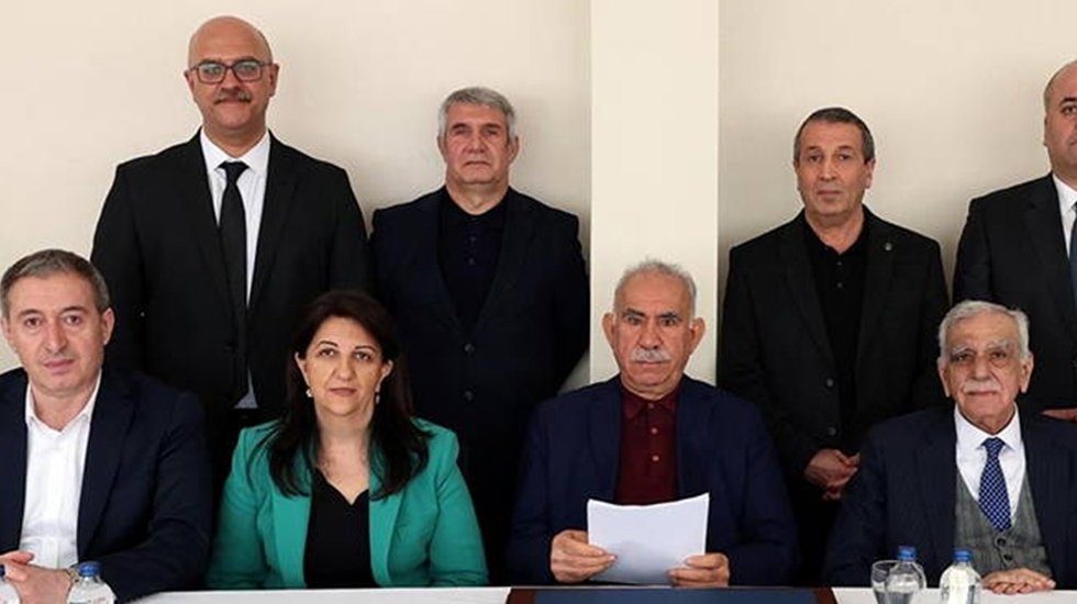 İmralı Heyeti &Ouml;calan'ın Suriye a&ccedil;ıklamasını paylaştı...